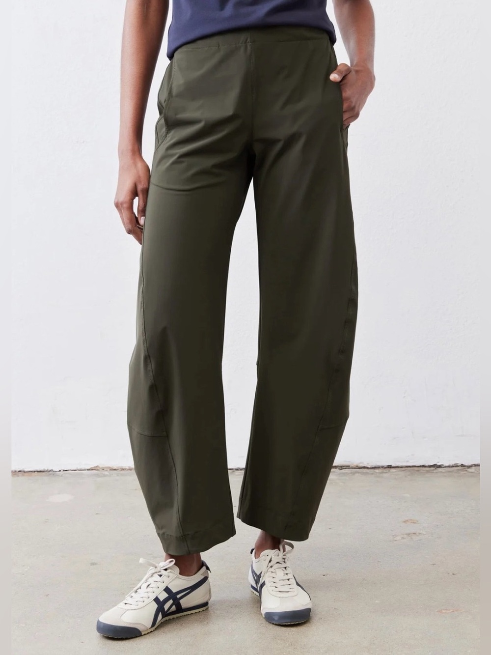 RUTI On the Loose Work Pants in Verdant Green ✈️ Comfortable for long flights